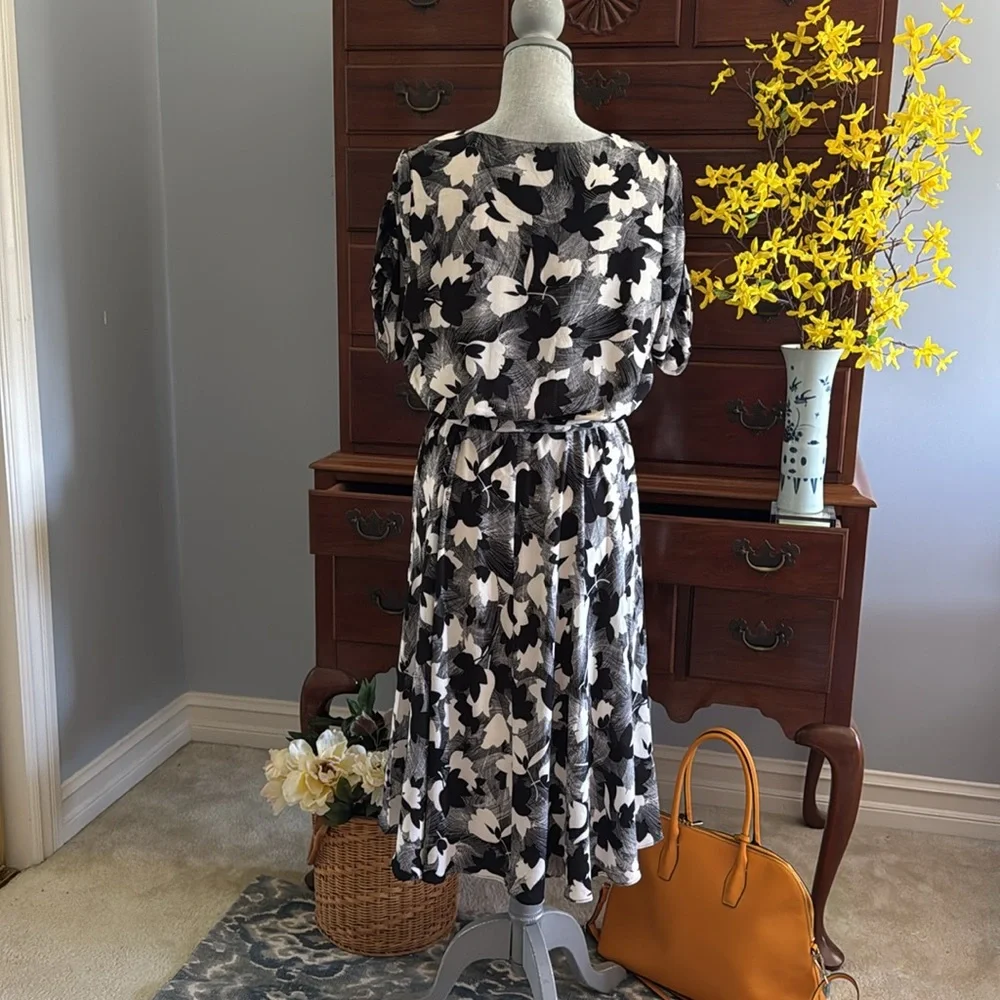Lauren Ralph Lauren Black and White Floral Dress Size 12 - Picture 6 of 12